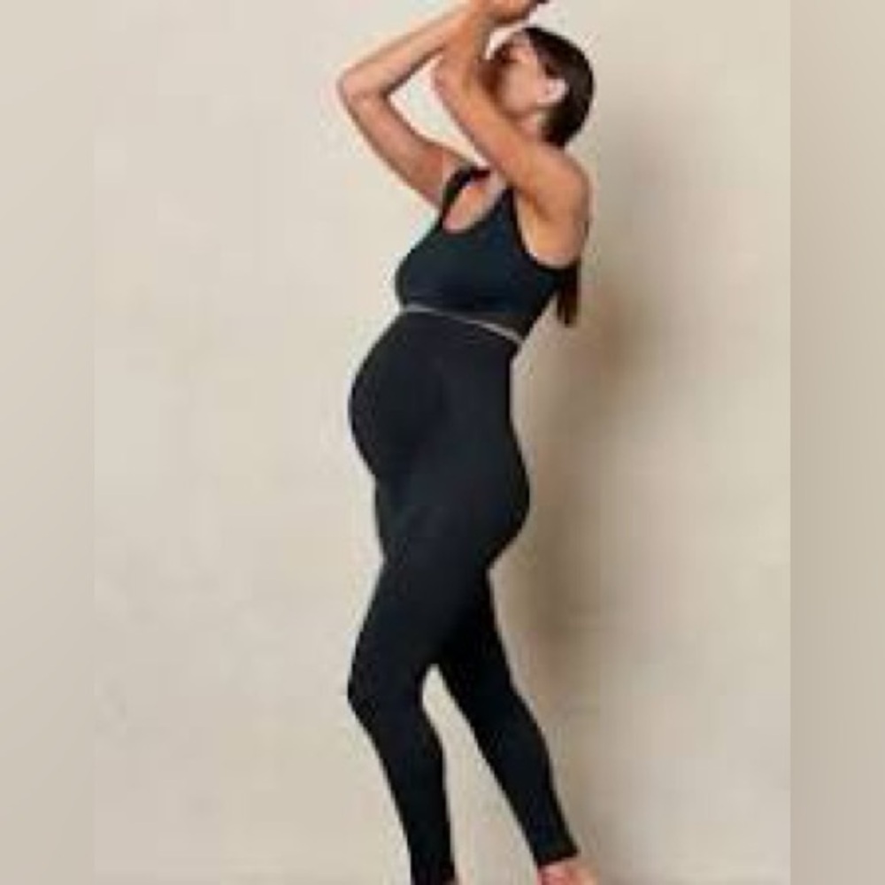 BLANQI Black Leggings Sleek Stretchy Design